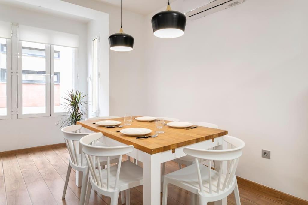 Cozy Apartment City Center Аликанте Екстериор снимка