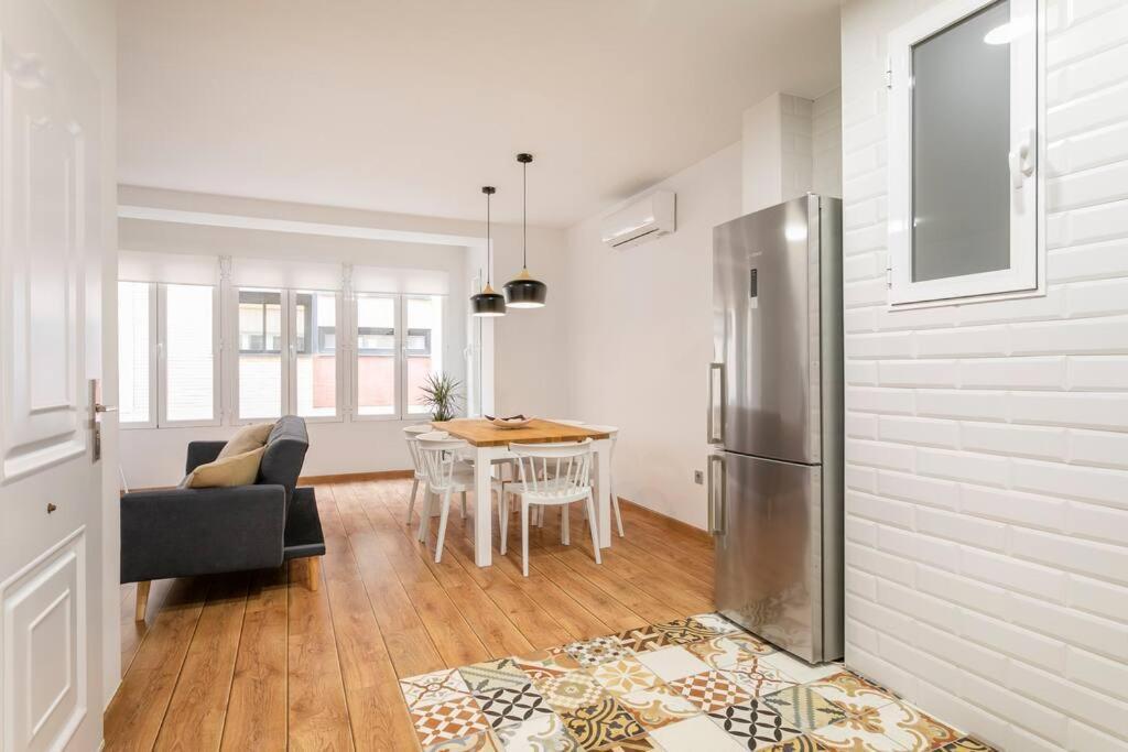 Cozy Apartment City Center Аликанте Екстериор снимка