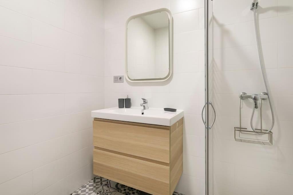 Cozy Apartment City Center Аликанте Екстериор снимка